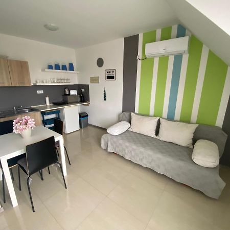 Lexi Family Apartman Lägenhet Hajdúszoboszló Exteriör bild