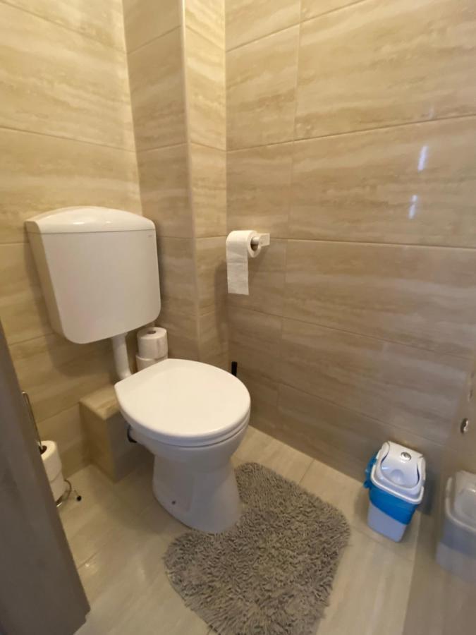 Lexi Family Apartman Lägenhet Hajdúszoboszló Exteriör bild